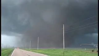 Tornado near Aurora, Nebraska June 17, 2009