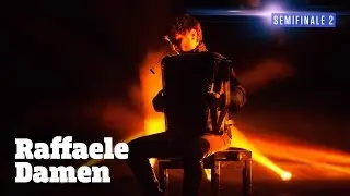 Raffaele parla con la fisarmonica