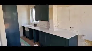 Carrara Crystal, From London Quartz Stone, Was Installed in the Kitchen By  ⁨@londonkitchenworktops⁩