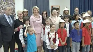 China's First Lady Visits Special School in Belgrade