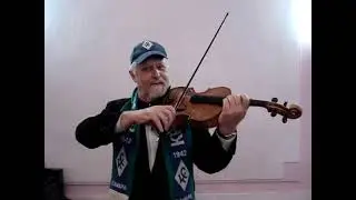 Альтист Николай Варламов играет 