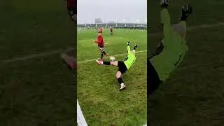 Team effort, LITERALLY ! ​⁠  #goalkeeper #football #goalkeeping #soccer