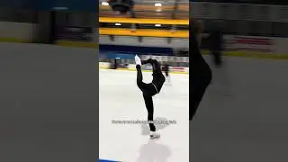 Forward vs. Backward Biellmann spirals 🖤⛸️✨ #iceskating #figureskating #beillmann #adulticeskater