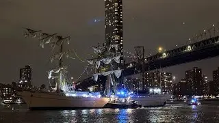 LIVE LOOK: Mexican navy training vessel hits New York's Brooklyn Bridge