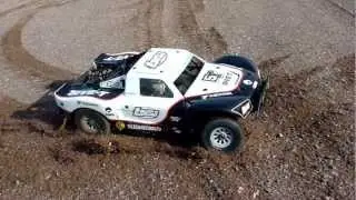 Losi 5ive-T Bartolone Pipe - First Off-Road Run