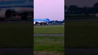 rare moment #aviation #landing #airlines #song #edit #sound #planes #airplane #geek #game #play #sub