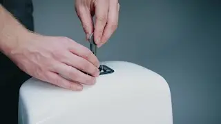 S&aring;dan monterer du en skylleknap