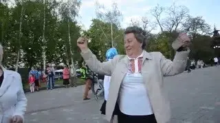 Чернигов. Вечер. Танцы. 1
