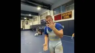 Борцы народ простой, сам сломал, сам вправил😁 #wrestling #training