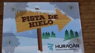 La pista de patinaje se mantiene como un imprescindible de las Navidades en Melilla