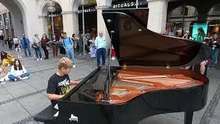 Dangerous by David Guetta - Street Piano Performance - Piano Cover