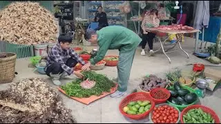 Harvest ant eggs. pick vegetables and skins to sell at the market. life outside freedom