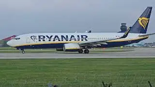 Cheeky wave from the Ryanair pilot's during storm amy (Manchester Airport)