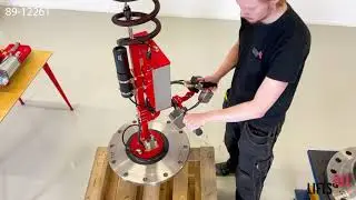 Combi-Gripper for Flanges- A multi-tool for lifting flanges up to 79 kilo