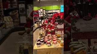 Christmas flower market, buy flowers to decorate for Tet