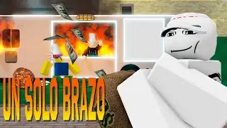 Nosotros Intentamos Cocinar y Robar Con un brazo...