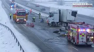 2021-12-29 Trafikolycka E6 - Lastbil kört in i mitträcket