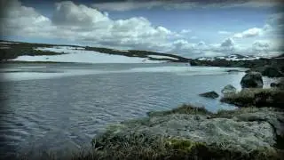 ♫ Peaceful Nature Scenery: Mountain Lake with Relaxing Piano Music