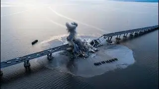 7 MINUTES AGO! 5-Ton Underwater Bomb DETONATED Under Crimean Bridge &ndash; Entire Span COLLAPSES!