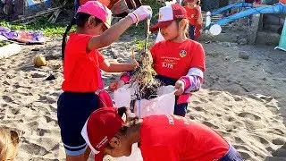 Bali Beach Clean Up - Cleaning the beach in Bali with Local Children