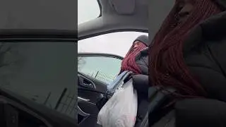 Выходи из моей машины сейчас же!