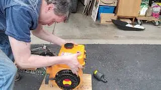 196cc Chinese diesel engine, fuel line bleeding (first attempt)
