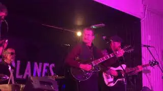 Craig Shaw takes over the lead vocals and lead guitar role for The Terraplanes Blues Band