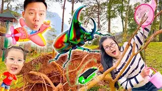 Cam Cam thám hiểm vào rừng sâu bắt côn trùng tìm thấy: robot châu chấu , bọ cánh cứng.