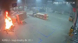 Nagranie początku pożaru hali magazynowej w Tarnowie Podgórnym!
