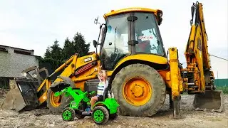 The Tractor broken down - Thomas ride on power wheel tractor