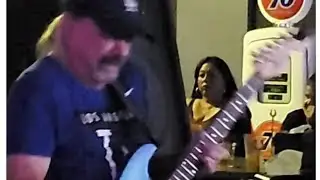 Ron Reyes Amazing Guitar Solo  🎸