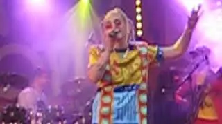 Syster Sol & Kichingaz Band-D&ouml;md Att Bli Bed&ouml;md Live@&Ouml;land Roots 2019-07-12