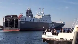 Ark Germania und Nils Holgersson laufen aus Warnemünde aus. 