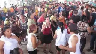 Bailando en la Plaza Típica de San Pedro Sula, el 25 de junio del 2017.