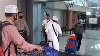 || KEBERANGKATAN PARA PELAJAR DARI LOMBOK . Untuk Malanjutkan study di Darul Musthofa YAMAN