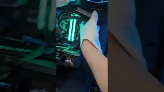 Съемный дисплей на помпе водяного охлаждения PCCooler