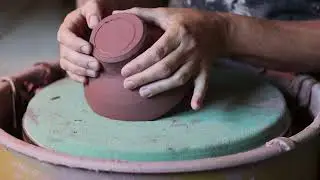 Trimming a round foot on a bowl