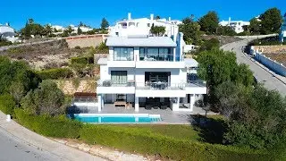 Ultra modern 4-bed villa in spectacular location - PortugalProperty.com - PP2976