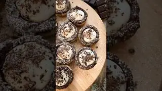 Mini Cannoli Cups 🍫 #christmasdesserts #baking #easyrecipe #christmas #viralvideo