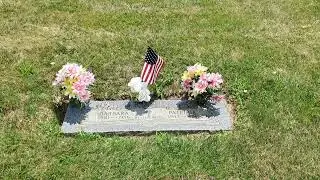 Holy Sepulchre Cemetery, Alsip, Illinois.The Graves Of Barbara & Patricia Grimes