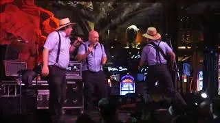 The Amish Outlaws - Blitzkrieg Bop (Ramones cover) - 10/14/22 - Mohegan Sun - Wolf Den - Uncasville