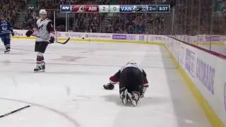 Gotta See It: Richardson forced to leave on stretcher after awkward hit