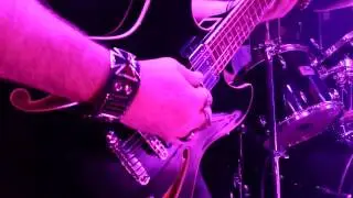 Priest/DC  Live Wire