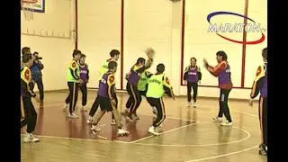 FUTBOL SAHALARINDA GOL&Uuml;N HER T&Uuml;RL&Uuml;S&Uuml;N&Uuml; ATAN GHEORGHE HAGI PARKEDEYSE POTAYA ARKASI D&Ouml;N&Uuml;K BASKET ATTI