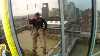 Rappelling.MP4