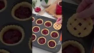 Quick and easy Raspberry mini pie #shorts #pie #raspberrypie