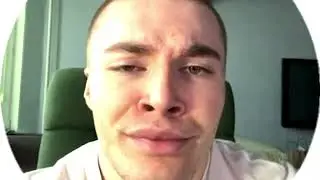 похож?