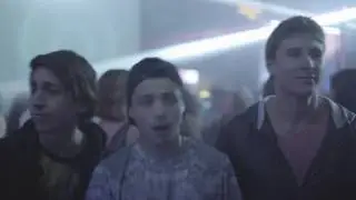 Cuando vas a la Disco con tus Amigos | Videos Pollo Castillo