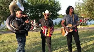 Cumbia Sobre El Rio - Grupo Tan Tan (trio)