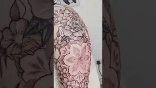 💐 Pretty Floral Tattoo By Lanietattoos #tattuba #shorts #tattooartist #tattoo #inked #flowers #art